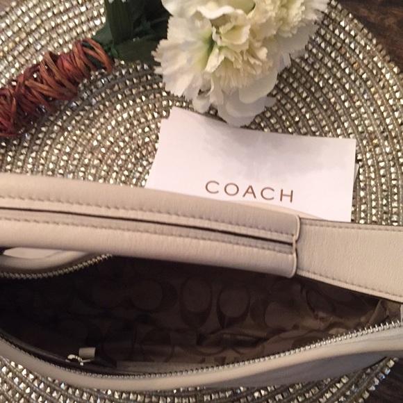 Coach Purse - Picture 4 of 8